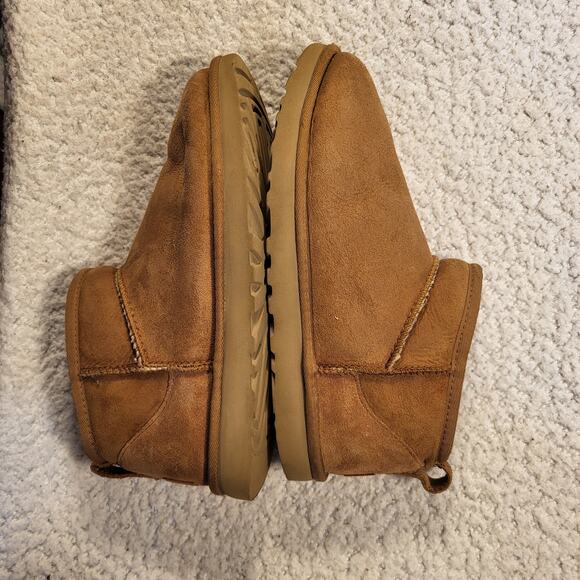 UGG Women's Classic Ultra Mini Chestnut size womens bootie size 8 - Picture 3 of 6